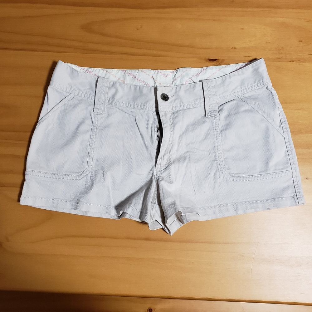 Universe Z Shorts size 11(womens)